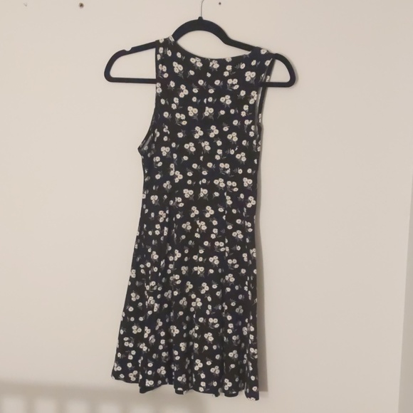 FOREVER 21 Black Dress - Picture 2 of 4